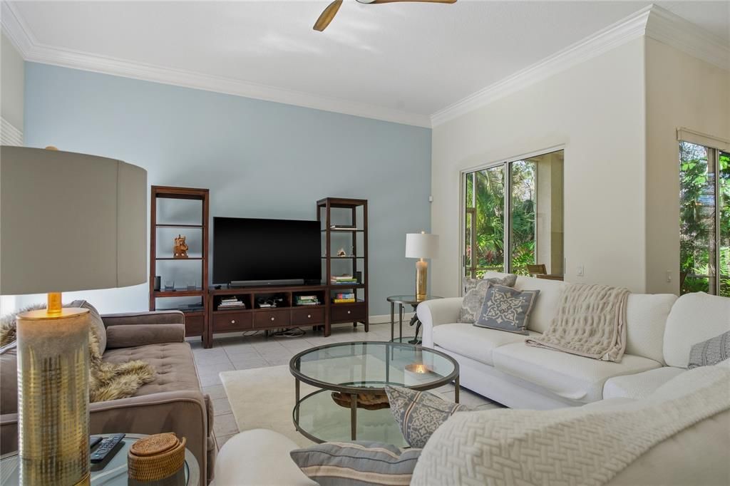 For Rent: $3,495 (3 beds, 3 baths, 2089 Square Feet)