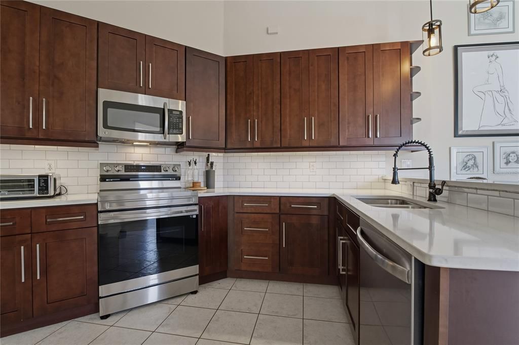 For Rent: $3,495 (3 beds, 3 baths, 2089 Square Feet)