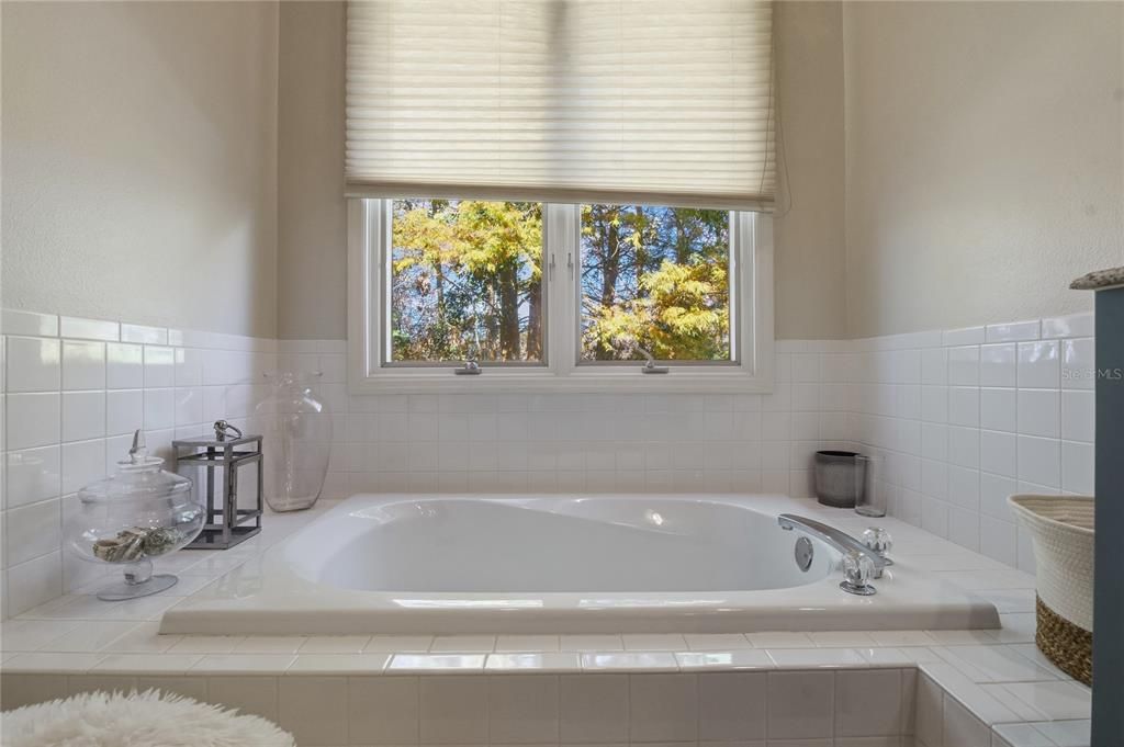 For Rent: $3,495 (3 beds, 3 baths, 2089 Square Feet)