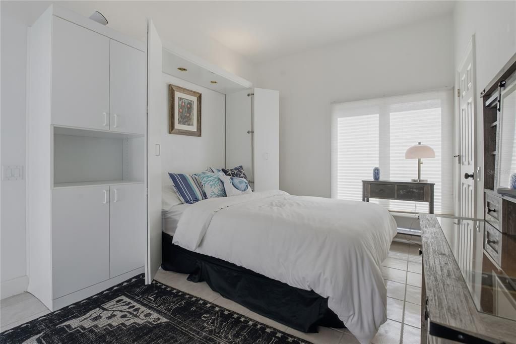 For Rent: $3,495 (3 beds, 3 baths, 2089 Square Feet)