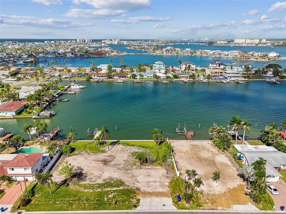 En Venta: $1,000,000 (0.18 acres)