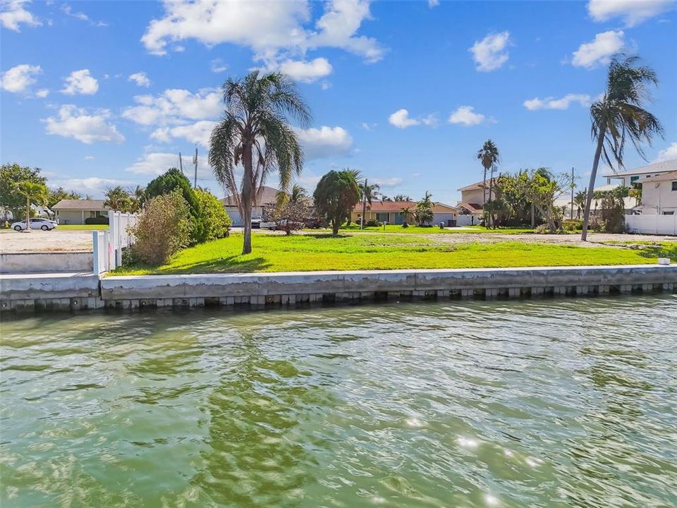 En Venta: $1,000,000 (0.18 acres)