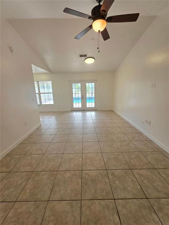 En Renta: $1,550 (3 camas, 2 baños, 1180 Pies cuadrados)