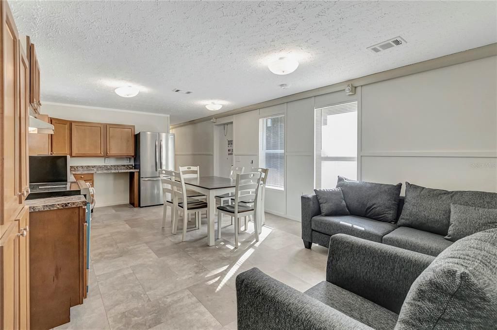 For Sale: $209,900 (3 beds, 2 baths, 966 Square Feet)