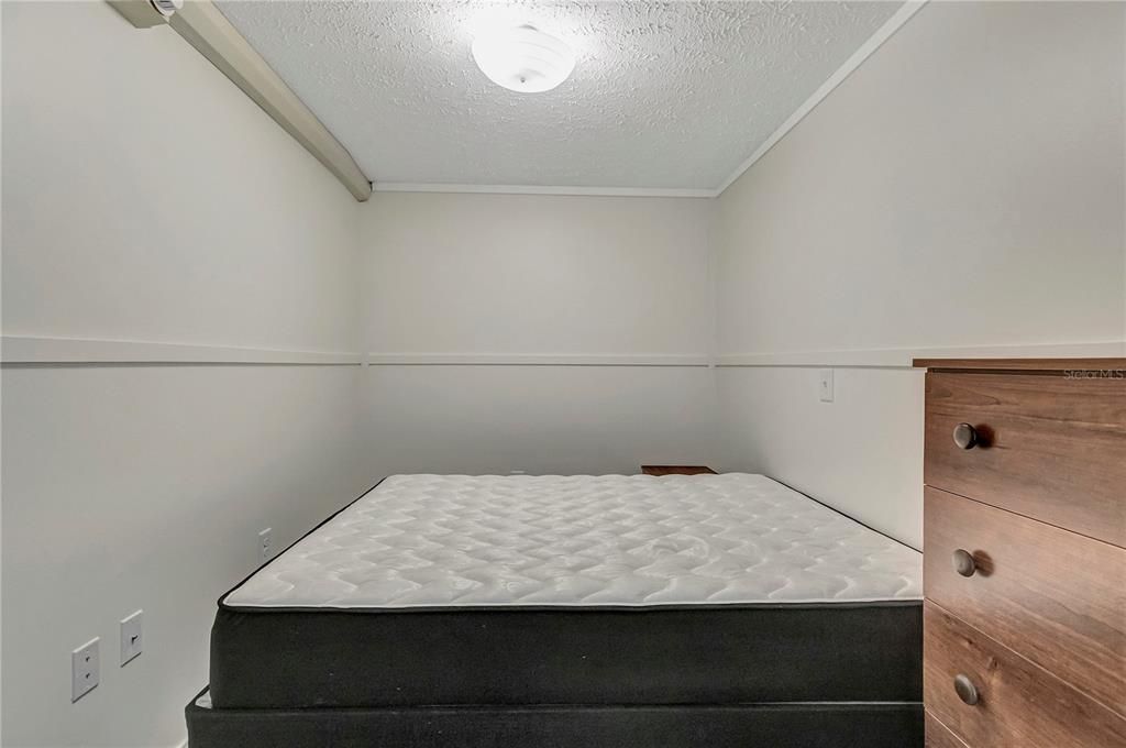 For Sale: $209,900 (3 beds, 2 baths, 966 Square Feet)