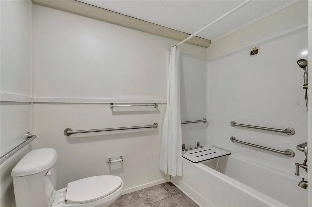 For Sale: $209,900 (3 beds, 2 baths, 966 Square Feet)