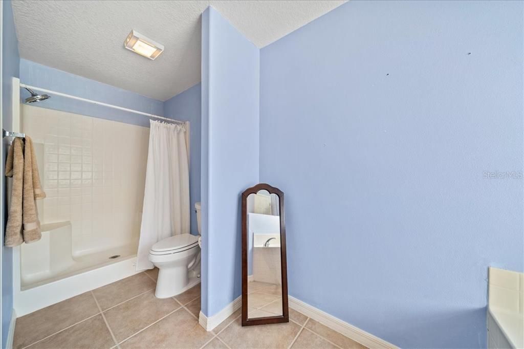 На продажу: $395,000 (3 спален, 2 ванн, 1844 Квадратных фут)