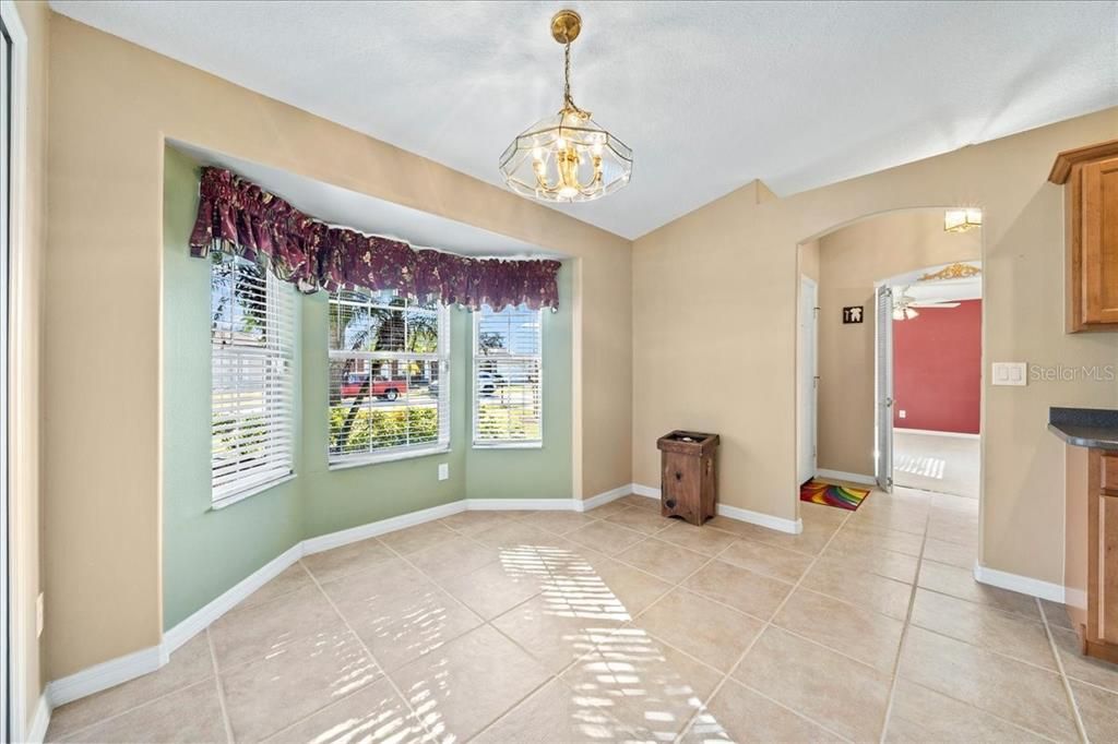 На продажу: $395,000 (3 спален, 2 ванн, 1844 Квадратных фут)