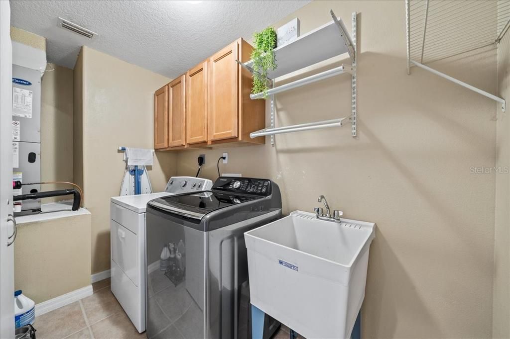 На продажу: $395,000 (3 спален, 2 ванн, 1844 Квадратных фут)