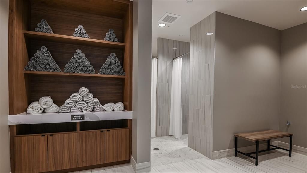 En Venta: $561,999 (3 camas, 3 baños, 2100 Pies cuadrados)