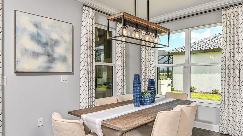 En Venta: $561,999 (3 camas, 3 baños, 2100 Pies cuadrados)