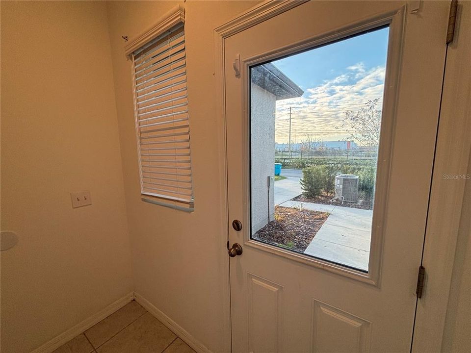 For Rent: $2,000 (3 beds, 2 baths, 1438 Square Feet)