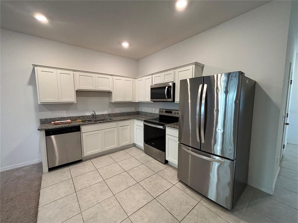 For Rent: $2,000 (3 beds, 2 baths, 1438 Square Feet)