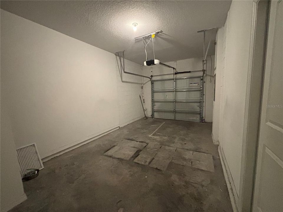 For Rent: $2,000 (3 beds, 2 baths, 1438 Square Feet)