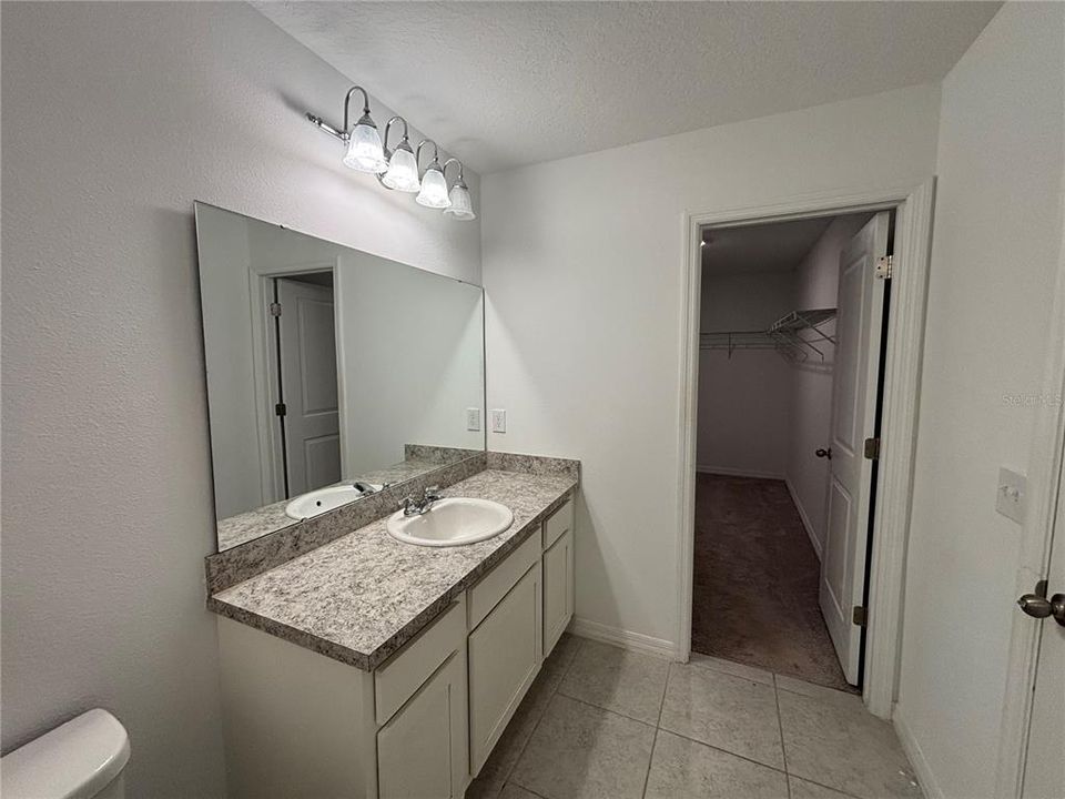 For Rent: $2,000 (3 beds, 2 baths, 1438 Square Feet)