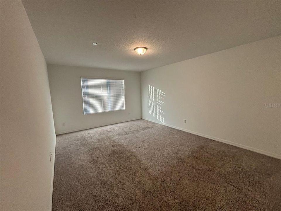 For Rent: $2,000 (3 beds, 2 baths, 1438 Square Feet)