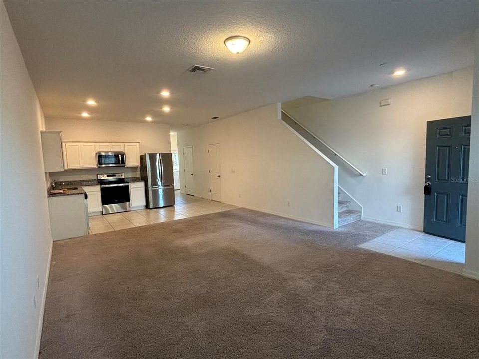 For Rent: $2,000 (3 beds, 2 baths, 1438 Square Feet)