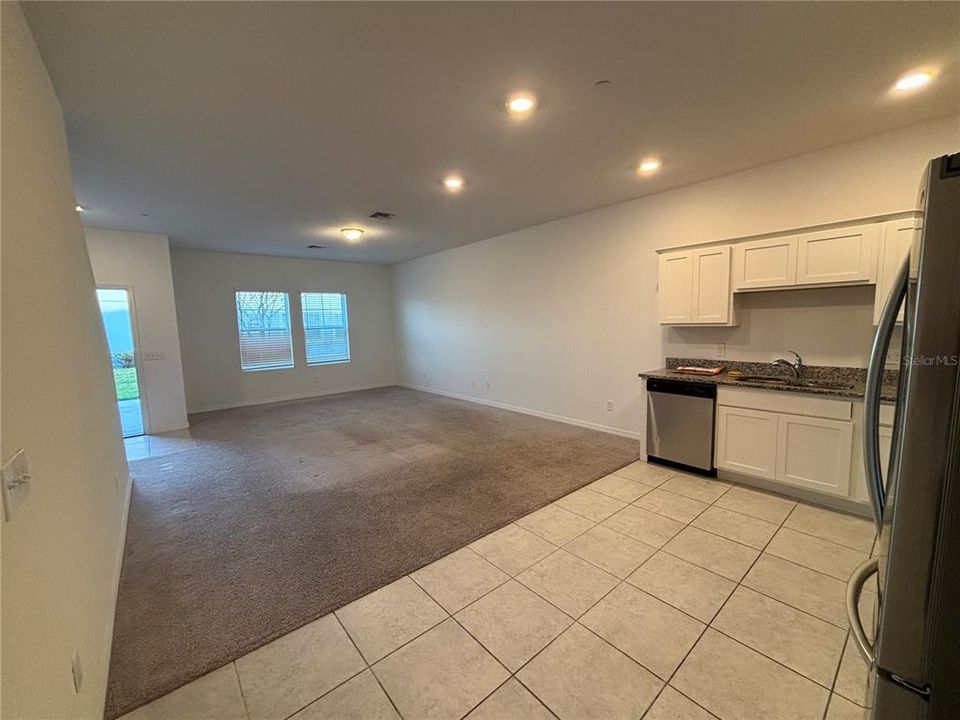 For Rent: $2,000 (3 beds, 2 baths, 1438 Square Feet)