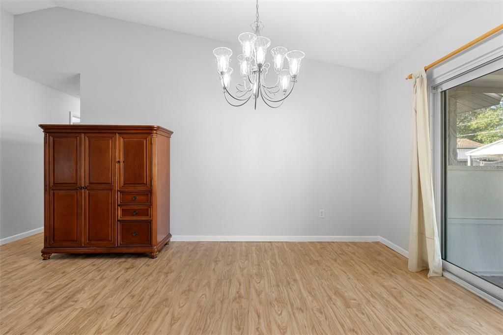 待售: $274,000 (3 贝兹, 2 浴室, 1222 平方英尺)