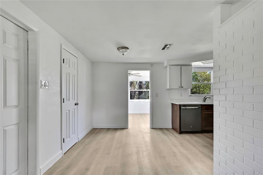 待售: $214,900 (3 贝兹, 2 浴室, 970 平方英尺)