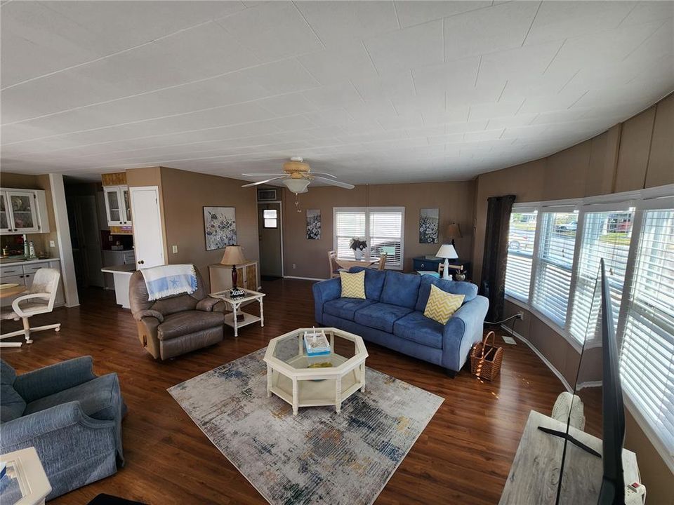 En Venta: $169,000 (2 camas, 2 baños, 1320 Pies cuadrados)