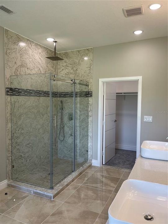 En Venta: $420,000 (4 camas, 3 baños, 2042 Pies cuadrados)