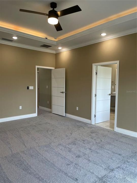 En Venta: $420,000 (4 camas, 3 baños, 2042 Pies cuadrados)