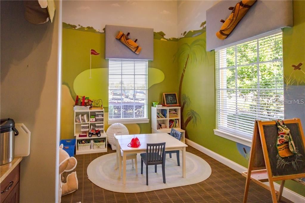 En Venta: $420,000 (4 camas, 3 baños, 2042 Pies cuadrados)