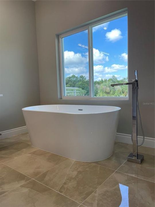 En Venta: $420,000 (4 camas, 3 baños, 2042 Pies cuadrados)