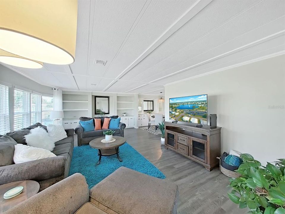 For Sale: $183,000 (2 beds, 2 baths, 1312 Square Feet)