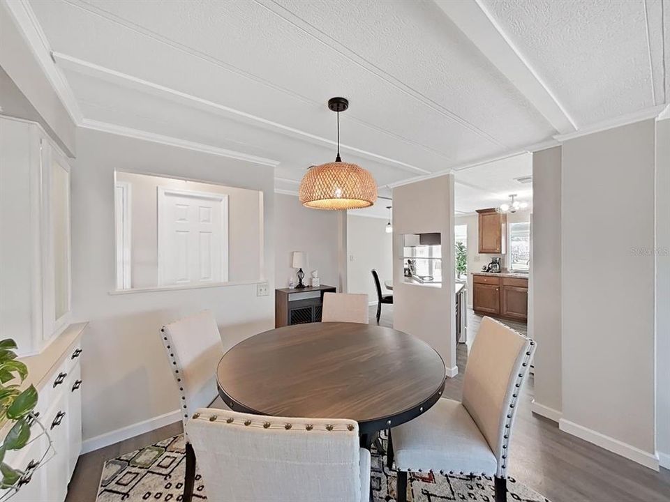 For Sale: $183,000 (2 beds, 2 baths, 1312 Square Feet)