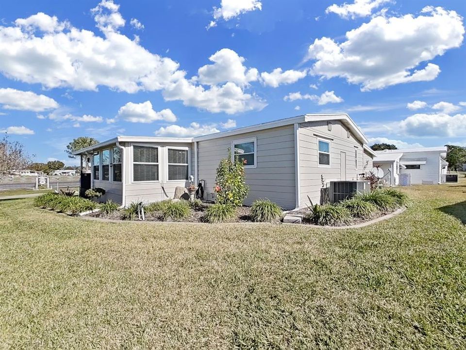 For Sale: $183,000 (2 beds, 2 baths, 1312 Square Feet)