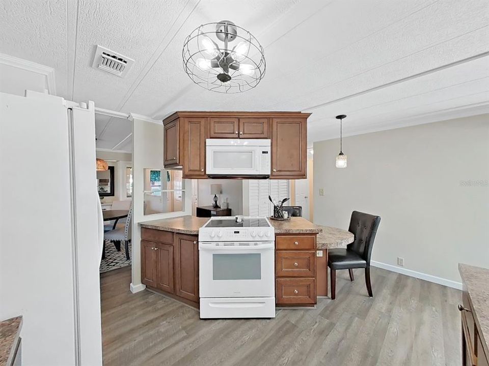 For Sale: $183,000 (2 beds, 2 baths, 1312 Square Feet)