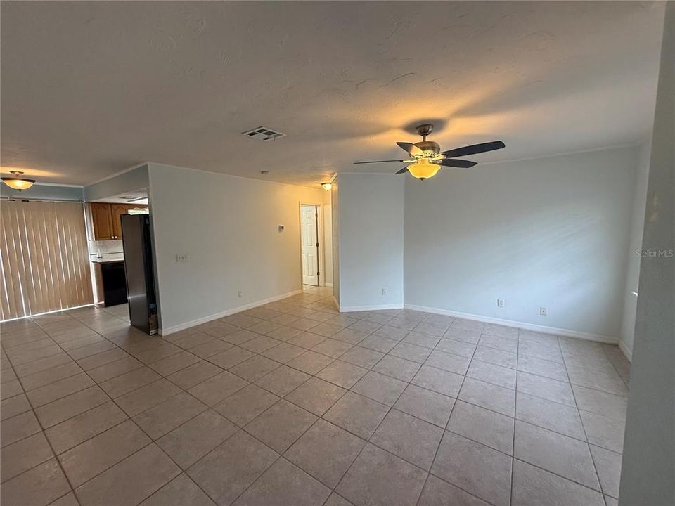 For Rent: $1,595 (2 beds, 1 baths, 858 Square Feet)
