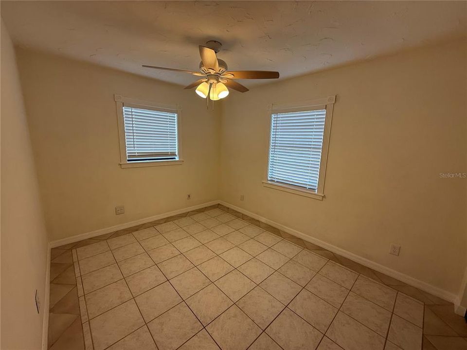 For Rent: $1,595 (2 beds, 1 baths, 858 Square Feet)