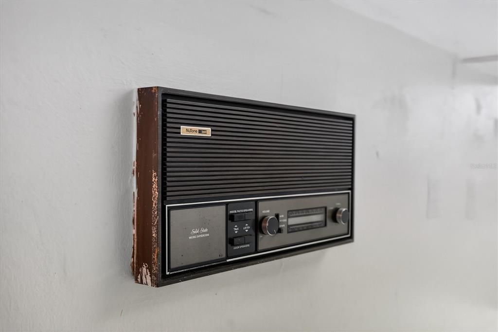 For Sale: $149,000 (2 beds, 3 baths, 1565 Square Feet)