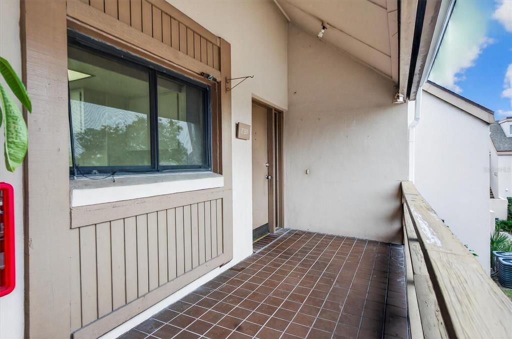 For Sale: $149,000 (2 beds, 3 baths, 1565 Square Feet)