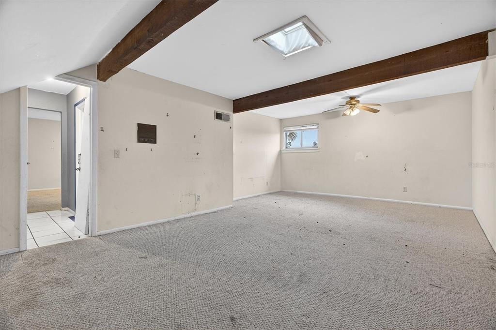 For Sale: $149,000 (2 beds, 3 baths, 1565 Square Feet)