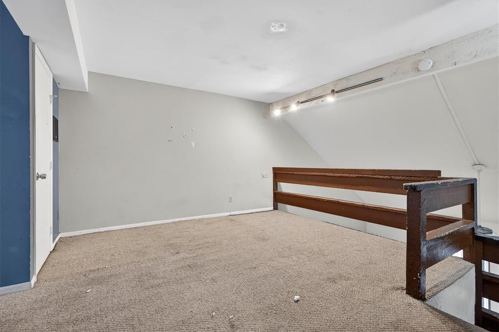 For Sale: $149,000 (2 beds, 3 baths, 1565 Square Feet)