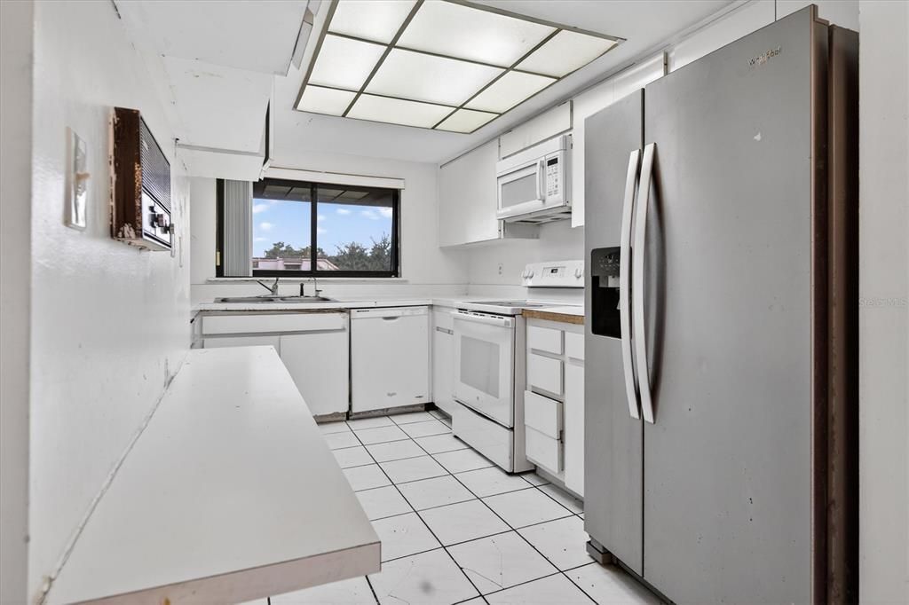 For Sale: $149,000 (2 beds, 3 baths, 1565 Square Feet)