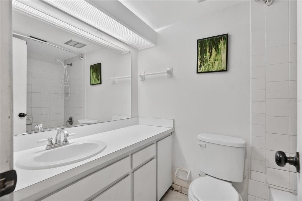 For Sale: $149,000 (2 beds, 3 baths, 1565 Square Feet)