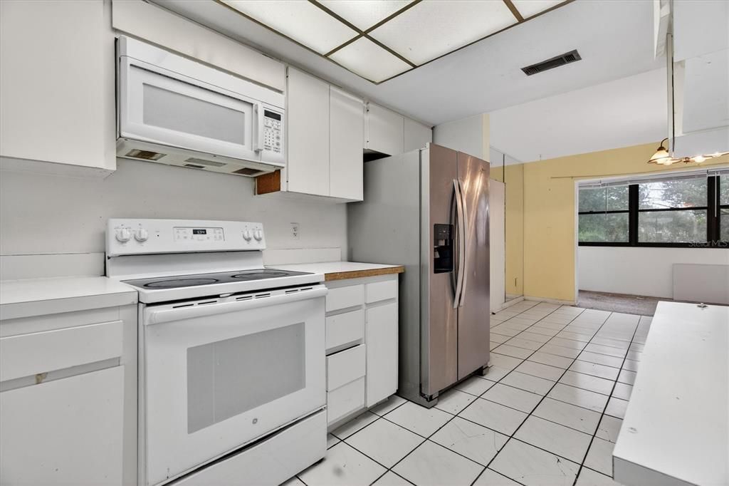 For Sale: $149,000 (2 beds, 3 baths, 1565 Square Feet)