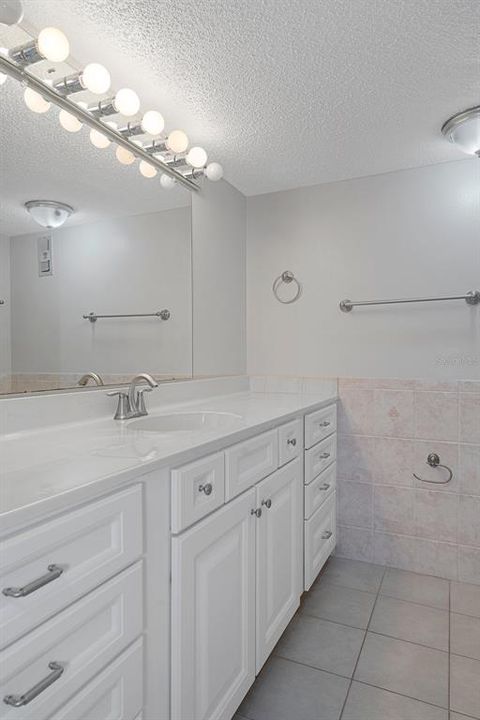 В аренду: $2,500 (2 спален, 2 ванн, 2210 Квадратных фут)