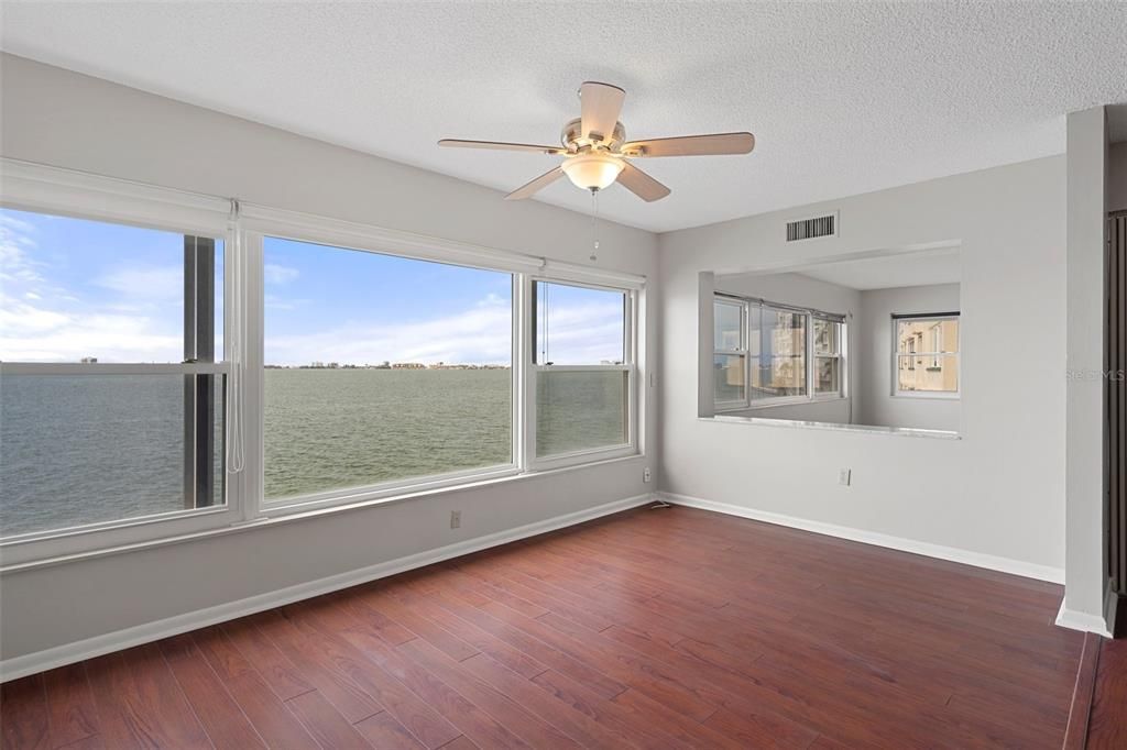 В аренду: $2,500 (2 спален, 2 ванн, 2210 Квадратных фут)