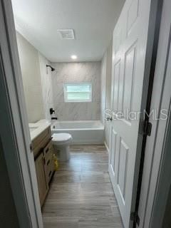 For Sale: $265,000 (3 beds, 1 baths, 1144 Square Feet)