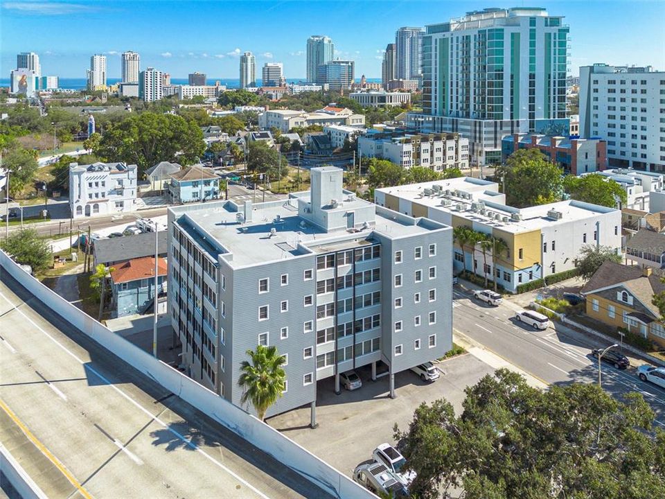 For Sale: $199,000 (1 beds, 1 baths, 850 Square Feet)