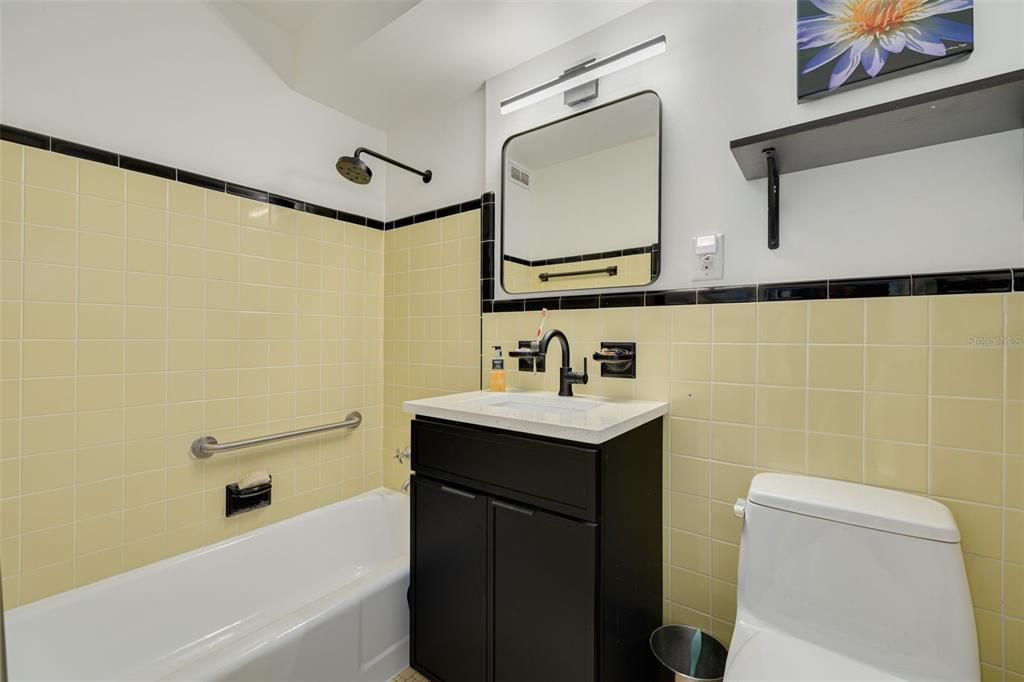 For Sale: $199,000 (1 beds, 1 baths, 850 Square Feet)