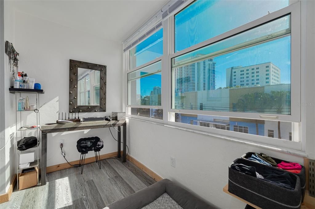 For Sale: $199,000 (1 beds, 1 baths, 850 Square Feet)