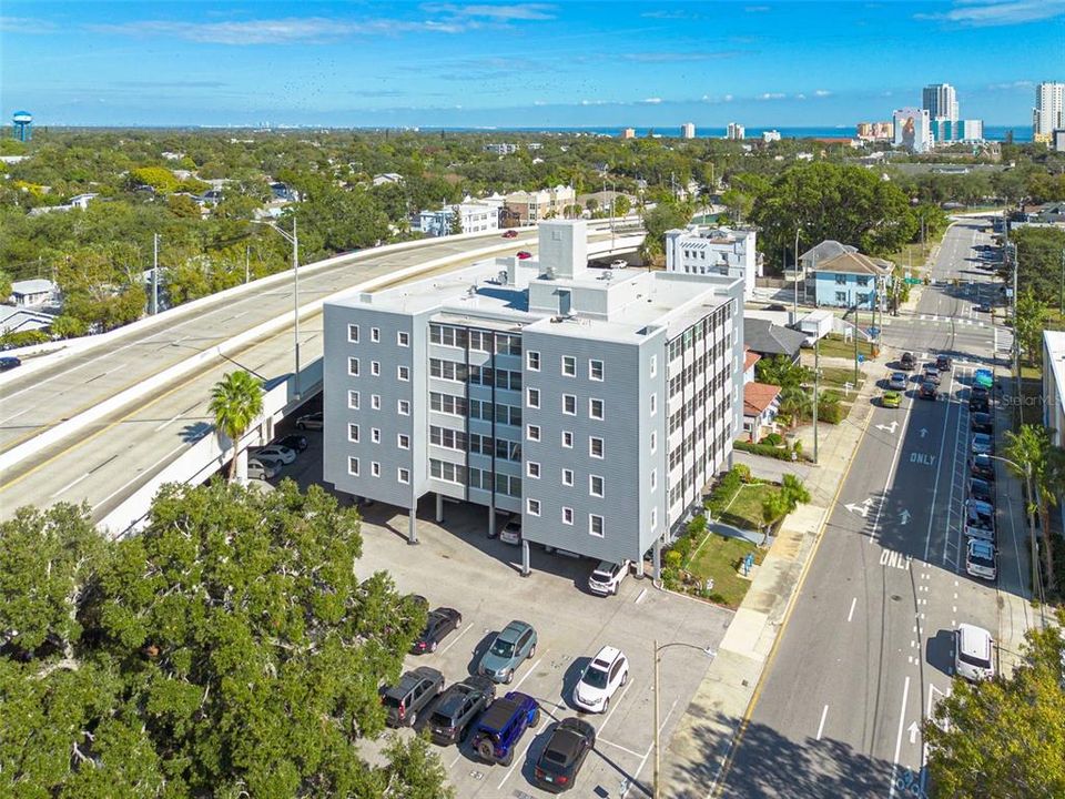 For Sale: $199,000 (1 beds, 1 baths, 850 Square Feet)