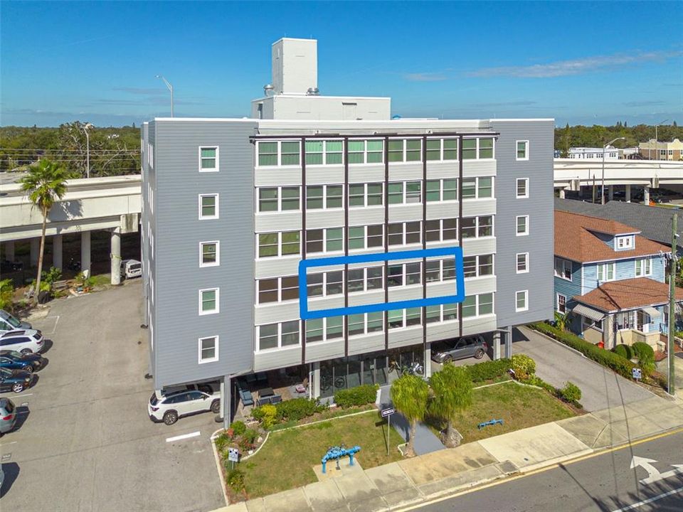 For Sale: $199,000 (1 beds, 1 baths, 850 Square Feet)